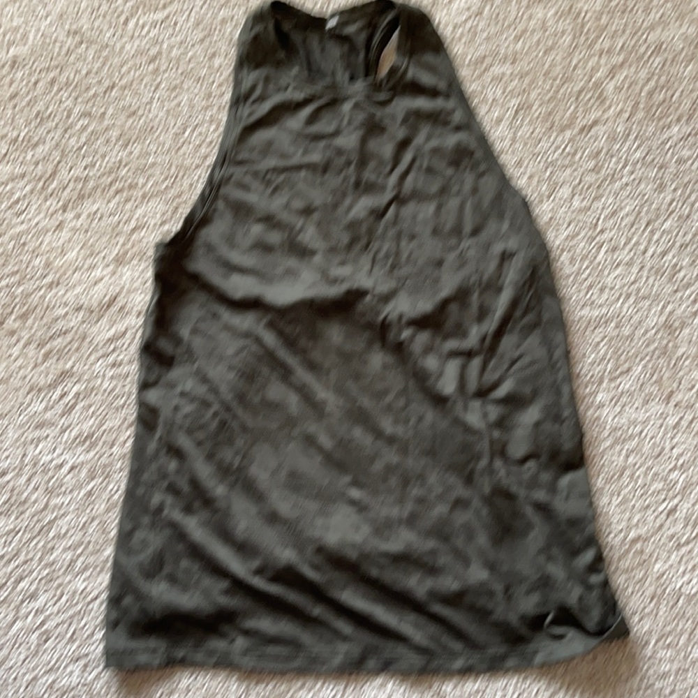 Lulu tank top, tie back, Camo print.  Great condition.